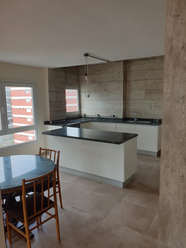 PISO EN VENTA. BELGRANO 2700