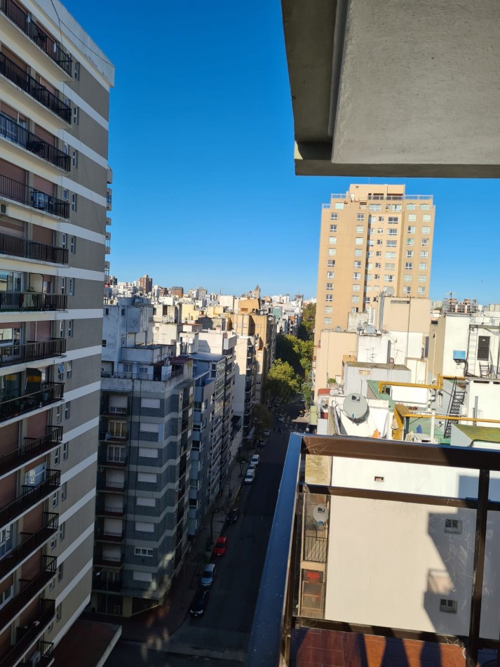 Departamento 2 ambientes con balcon Plaza Colon Aldrey