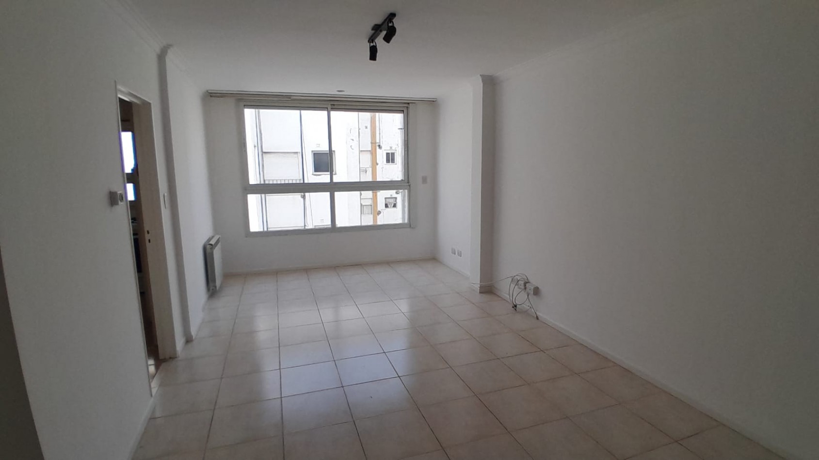 VENTA. DEPARTAMENTO TRES AMBIENTES. MITRE Y MORENO