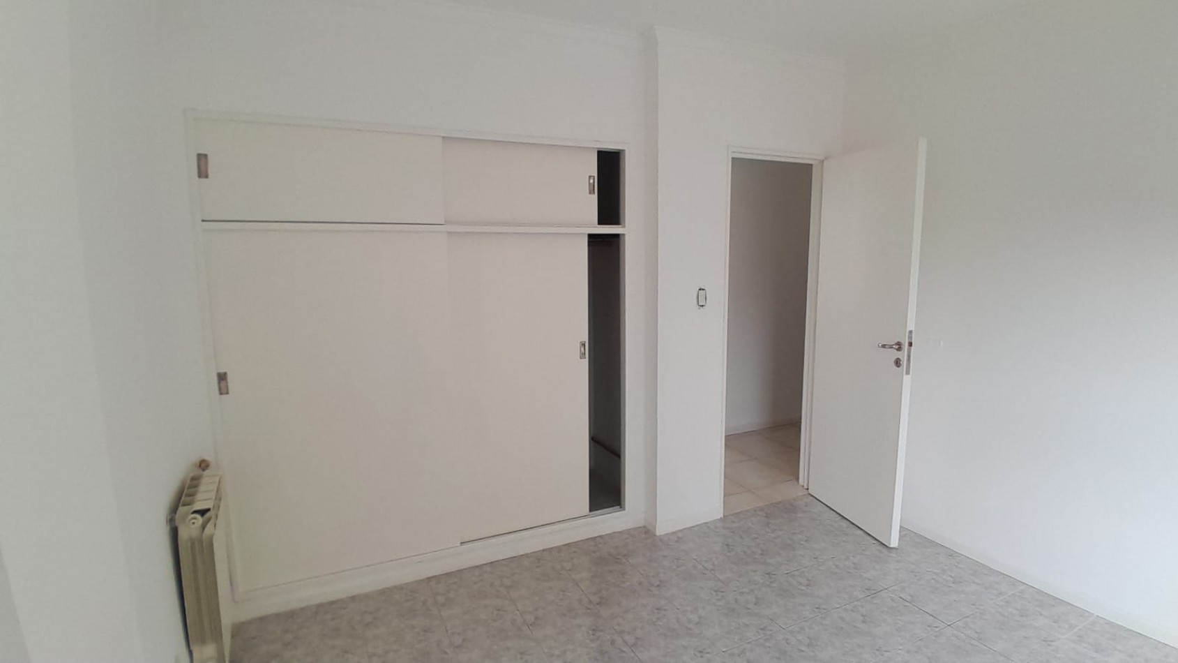 VENTA. DEPARTAMENTO TRES AMBIENTES. MITRE Y MORENO