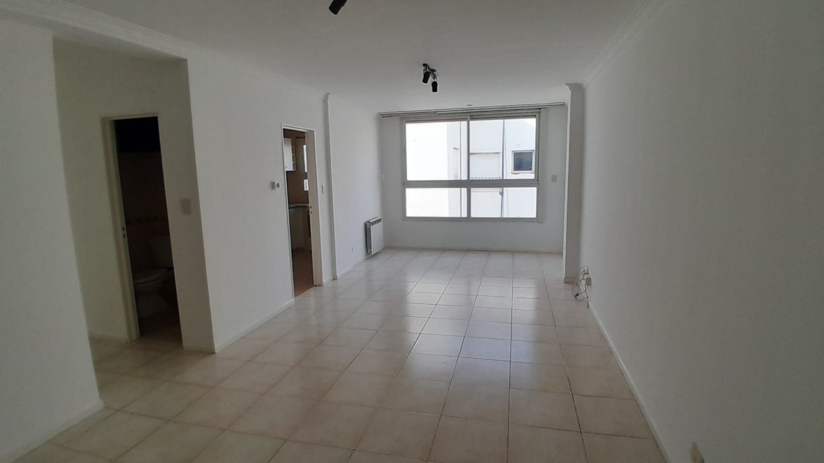 VENTA. DEPARTAMENTO TRES AMBIENTES. MITRE Y MORENO