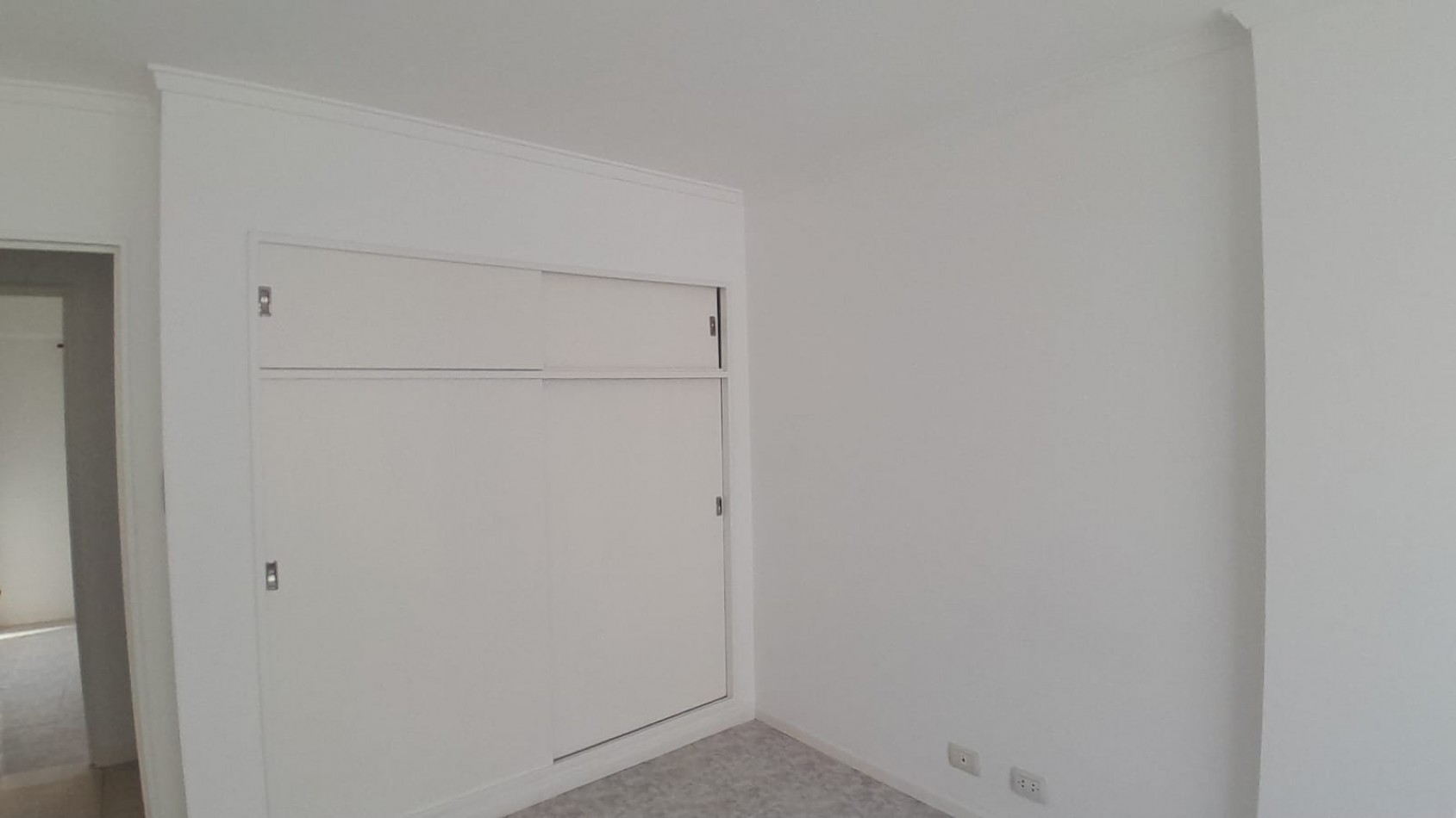 VENTA. DEPARTAMENTO TRES AMBIENTES. MITRE Y MORENO