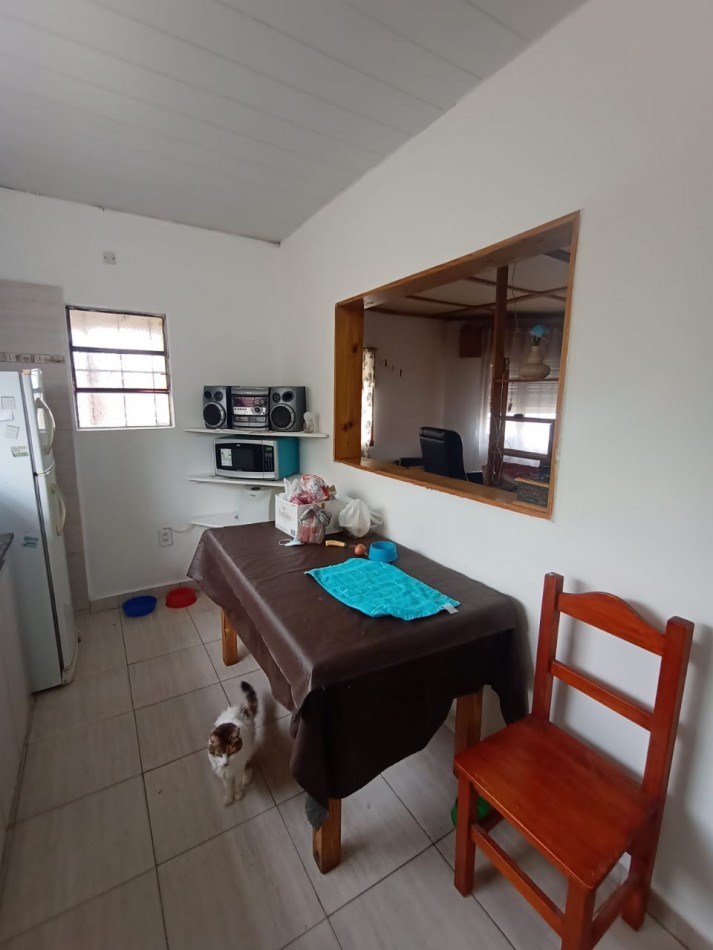 CASA EN VENTA, IDEAL DOS FAMILIAS. BARRIO SAN CAYETANO