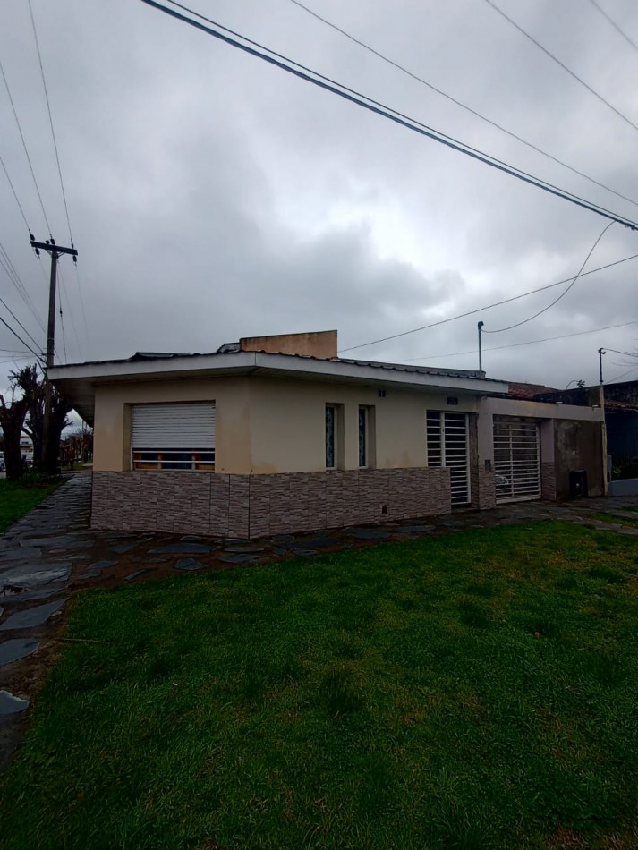 CASA EN VENTA, IDEAL DOS FAMILIAS. BARRIO SAN CAYETANO