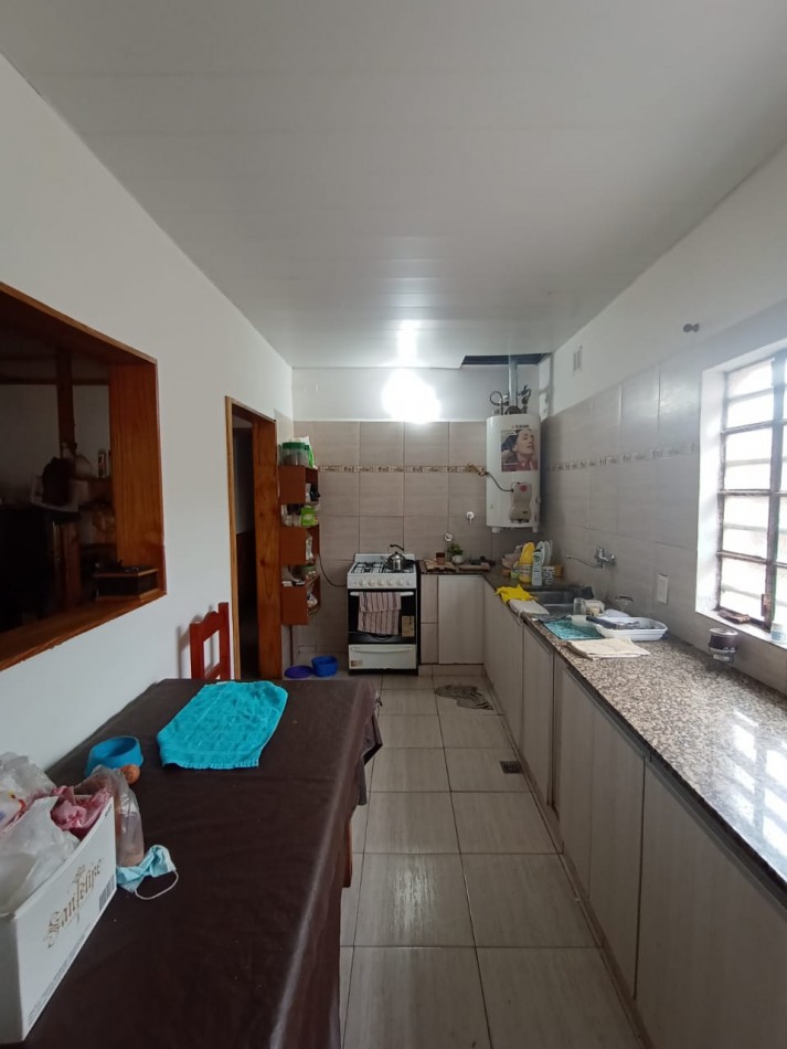 CASA EN VENTA, IDEAL DOS FAMILIAS. BARRIO SAN CAYETANO