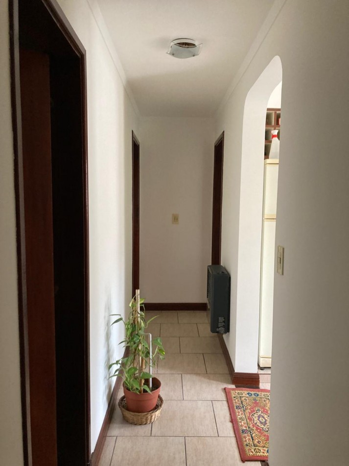 EN VENTA. CASA TRES AMBIENTES. BARRIO SAN CAYETANO