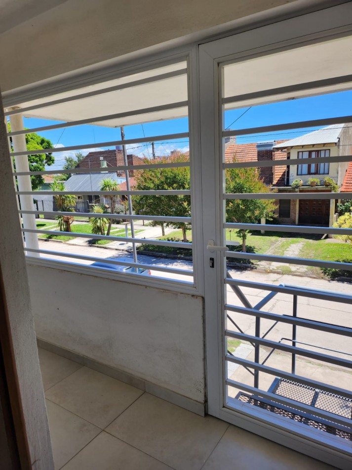 EN VENTA. PH EN PLANTA ALTA, A ESTRENAR. LIBERTAD 7400