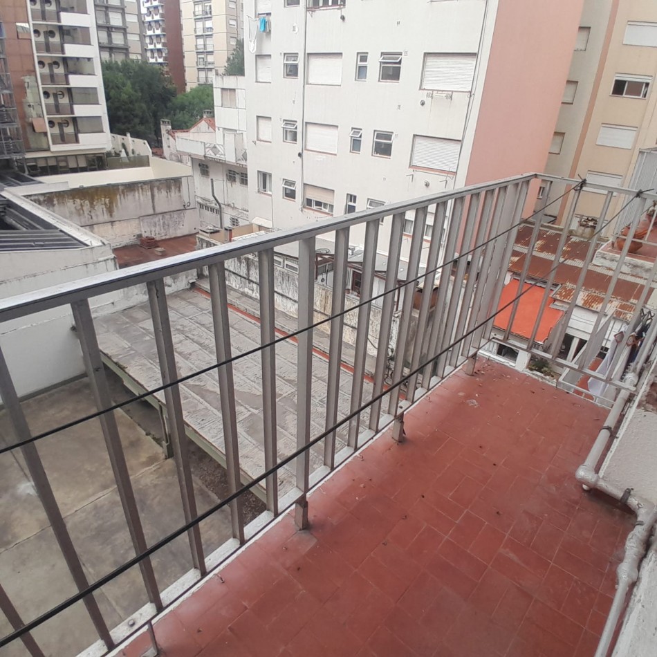 VENTA. DEPARTAMENTO DOS AMBIENTES. SANTIAGO DEL ESTERO 2300