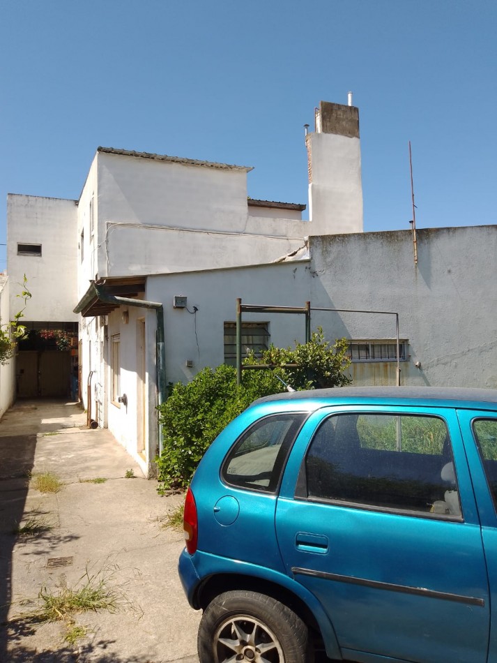 EN VENTA. PROPIEDAD EN BLOCK. LOCAL MAS DEPARTAMENTOS. ITUZAINGO 4600