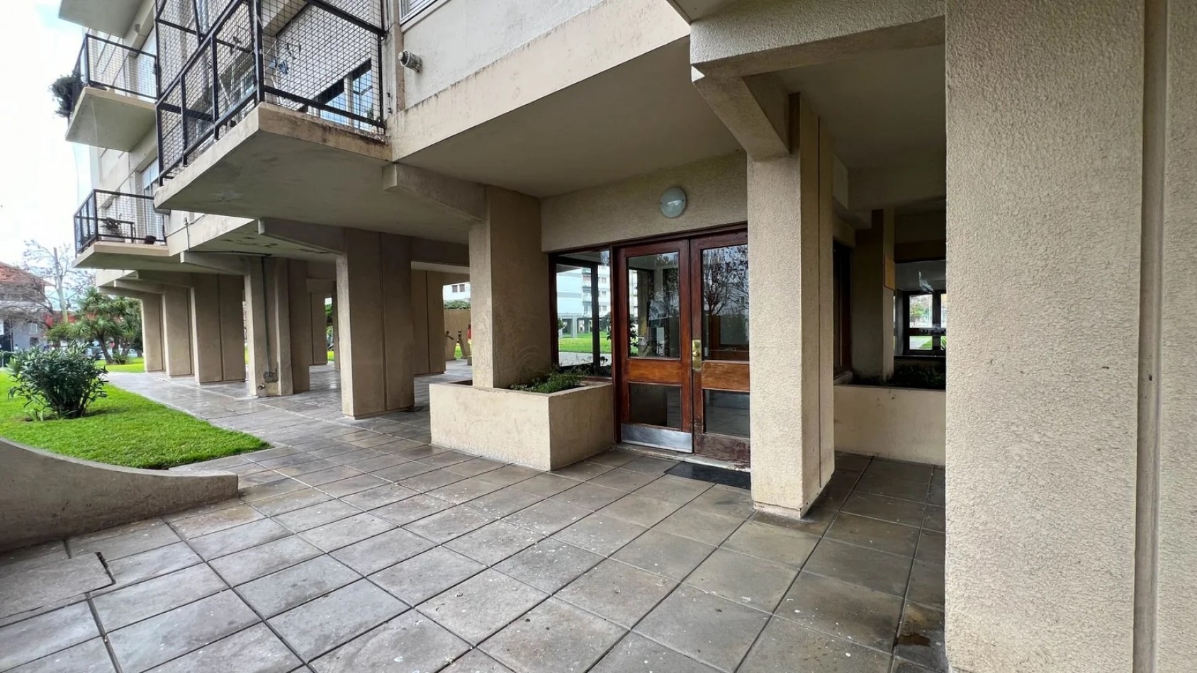 Departamento 4 ambientes con balcon. Apto credito!