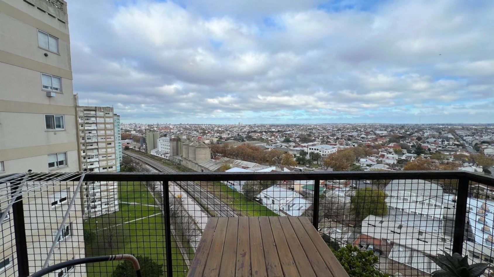 Departamento 4 ambientes con balcon. Apto credito!