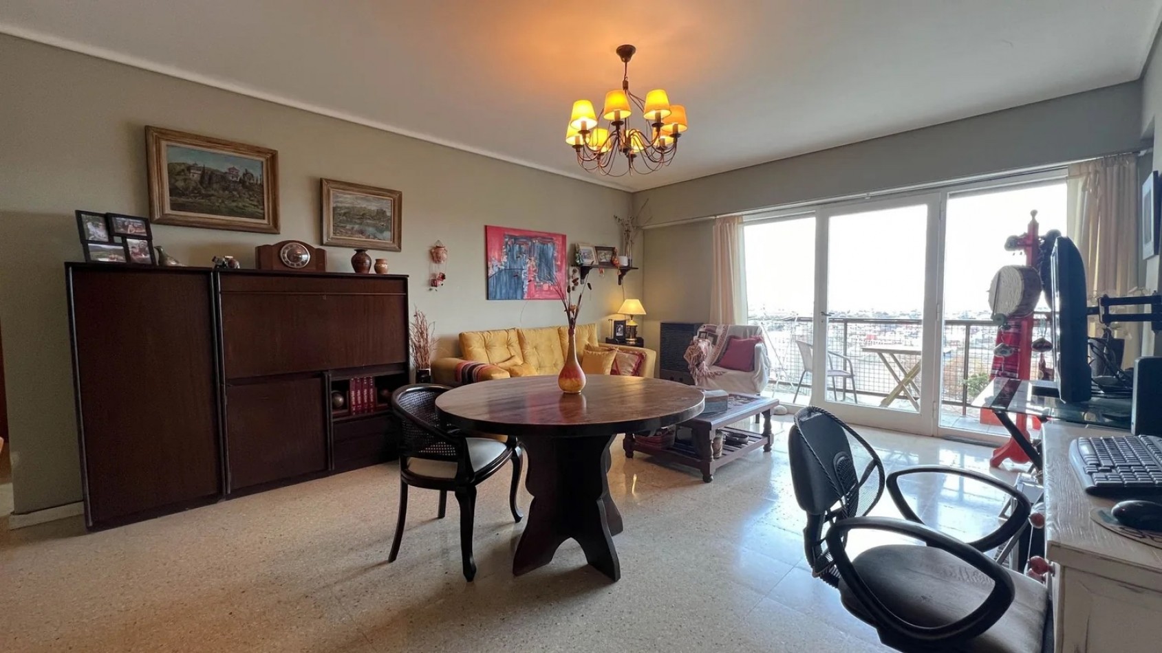 Departamento 4 ambientes con balcon. Apto credito!