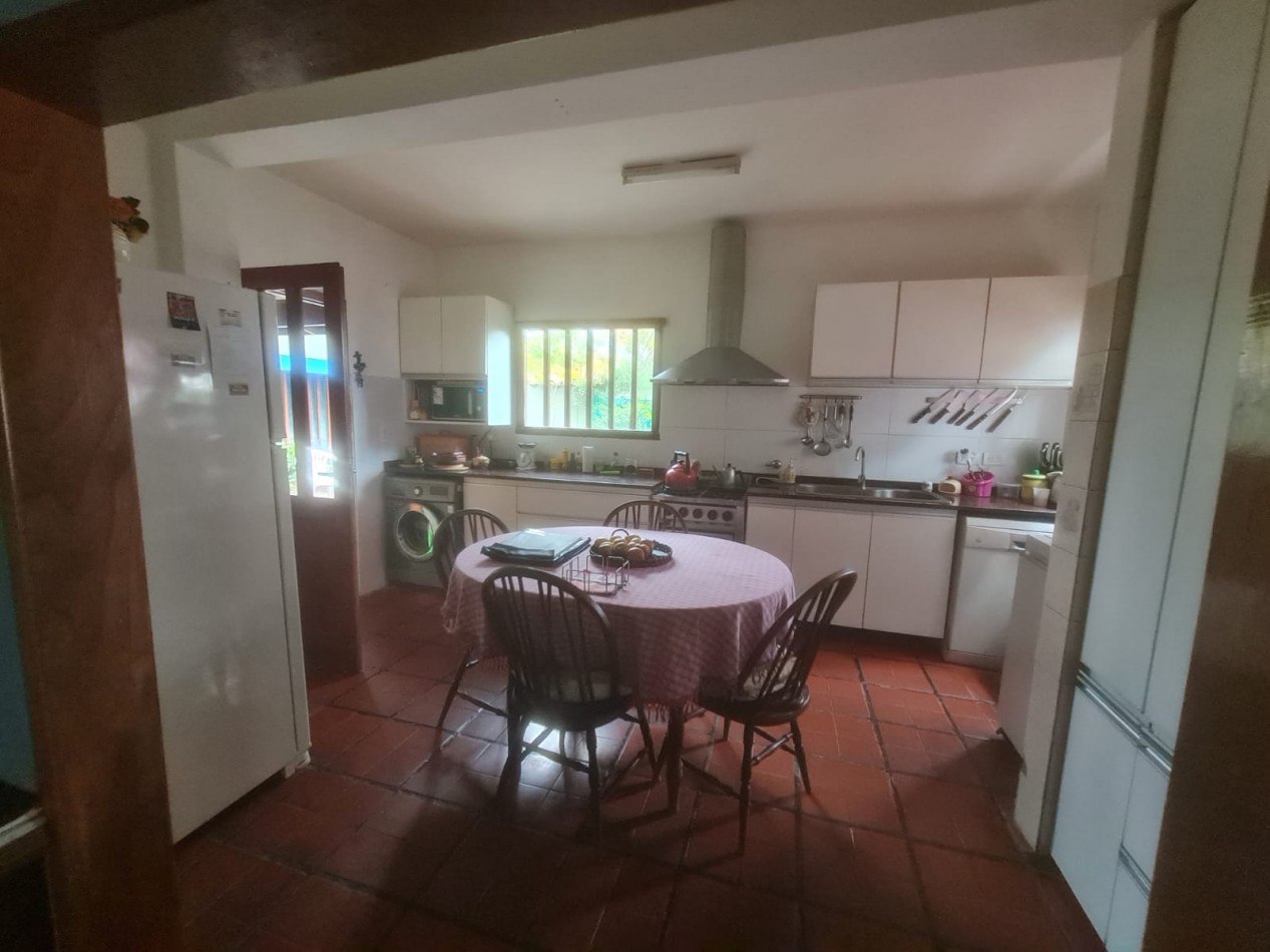 EN VENTA, PROPIEDAD EN BLOCK. BARRIO NUEVA POMPEYA. CHALET 4 AMBIENTES MAS LOCAL MAS DEPARTAMENTO