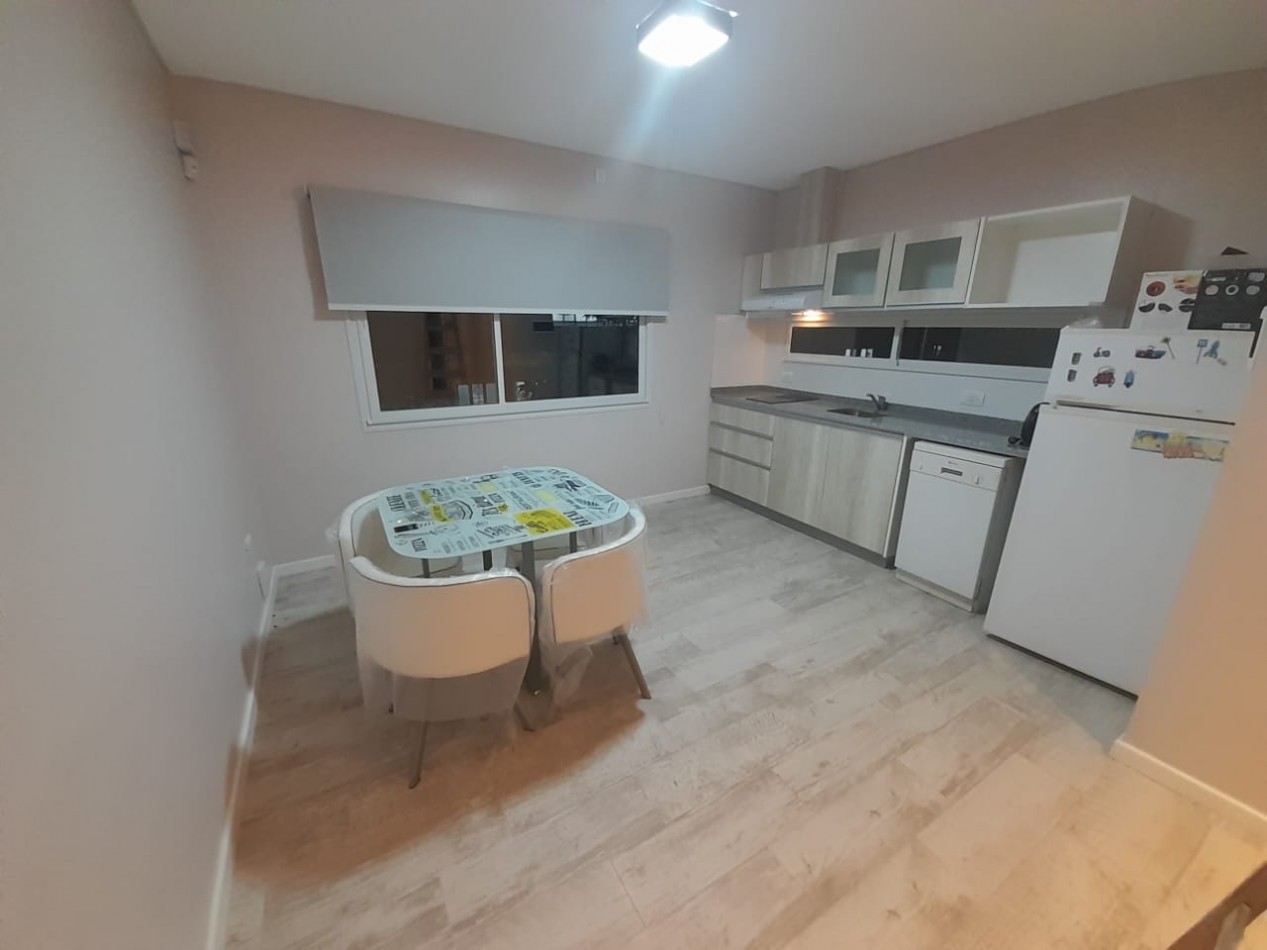 Departamento 2 ambientes por 12 meses en Rivadavia y Peru