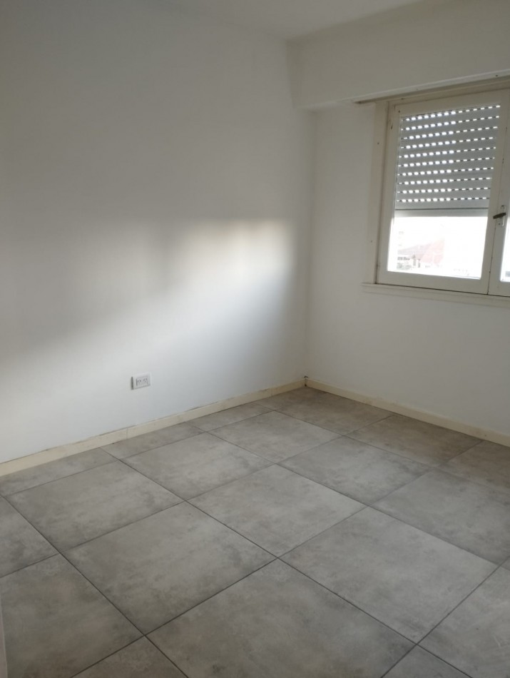ALQUILER 24 MESES. DEPARTAMENTO 3 AMBIENTES CON ESPACIO DE COCHERA EN COMPLEJO CERRADO. SOBRE AVENIDA LIBERTAD