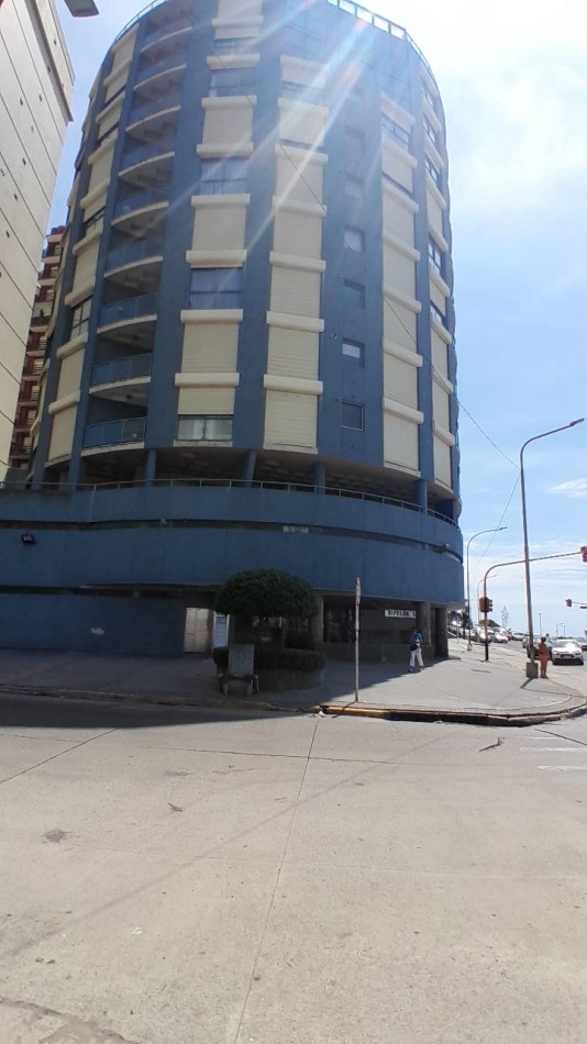 EN VENTA. DEPARTAMENTO 3 AMBIENTES CON VISTA PLENA AL MAR