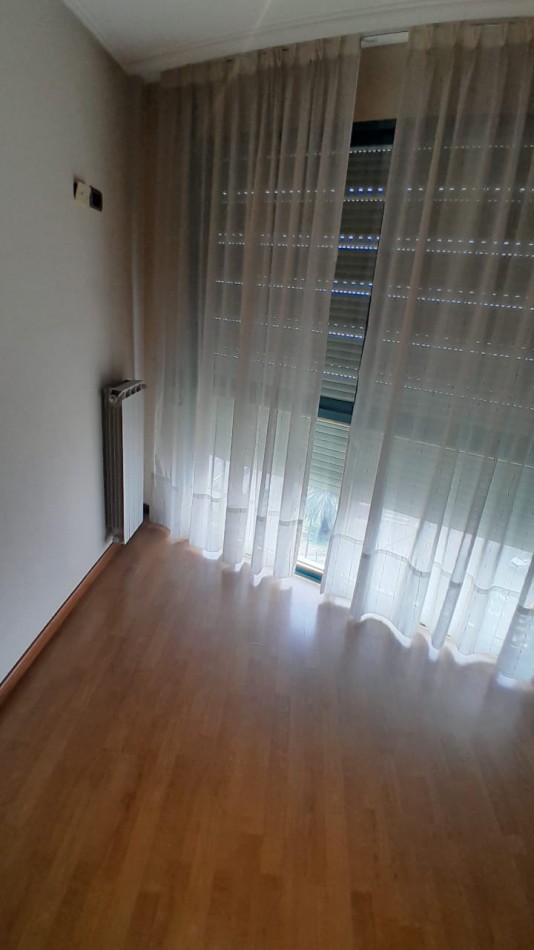 EN VENTA. DEPARTAMENTO 3 AMBIENTES CON VISTA PLENA AL MAR