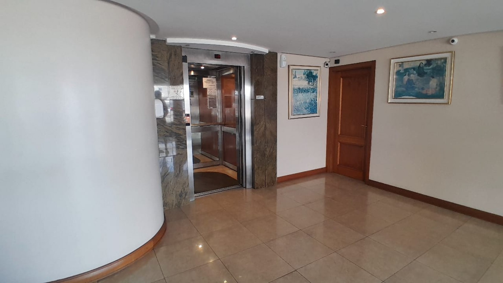 EN VENTA. DEPARTAMENTO 3 AMBIENTES CON VISTA PLENA AL MAR
