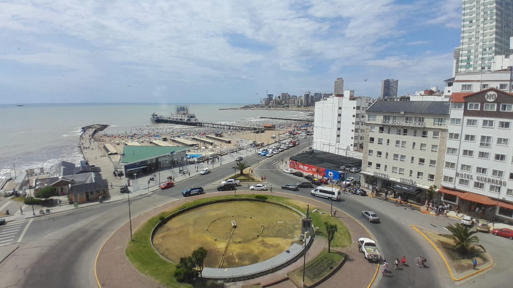 EN VENTA. DEPARTAMENTO 3 AMBIENTES CON VISTA PLENA AL MAR