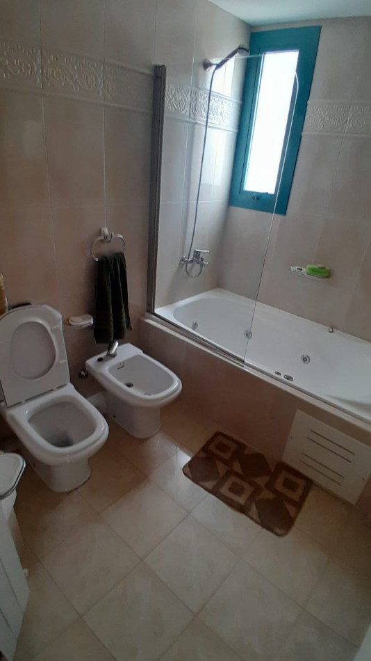 EN VENTA. DEPARTAMENTO 3 AMBIENTES CON VISTA PLENA AL MAR