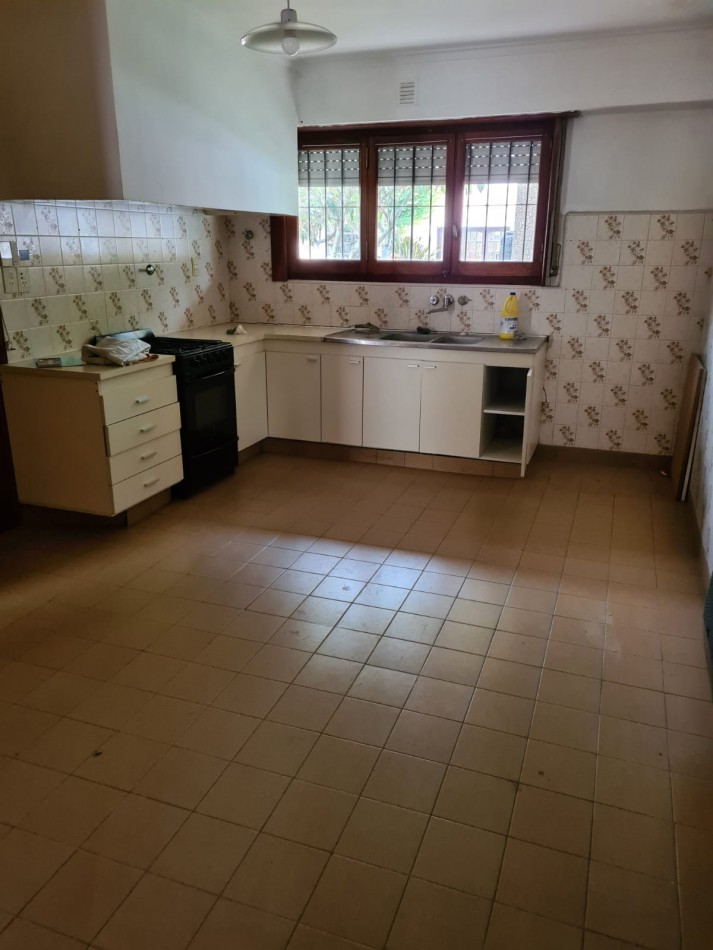 ALQUILER 24 MESES. CHALET 3 HABITACIONES EN BARRIO RECIDENCIAL
