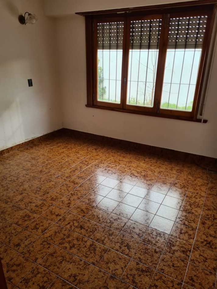 ALQUILER 24 MESES. CHALET 3 HABITACIONES EN BARRIO RECIDENCIAL