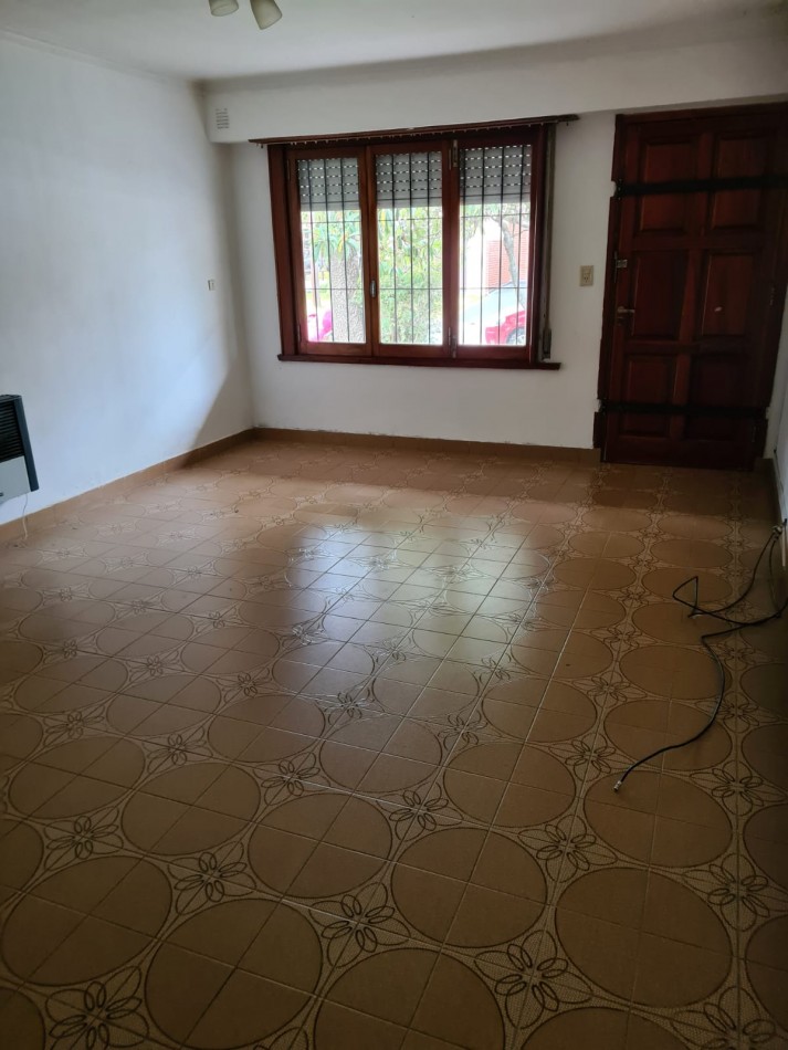 ALQUILER 24 MESES. CHALET 3 HABITACIONES EN BARRIO RECIDENCIAL