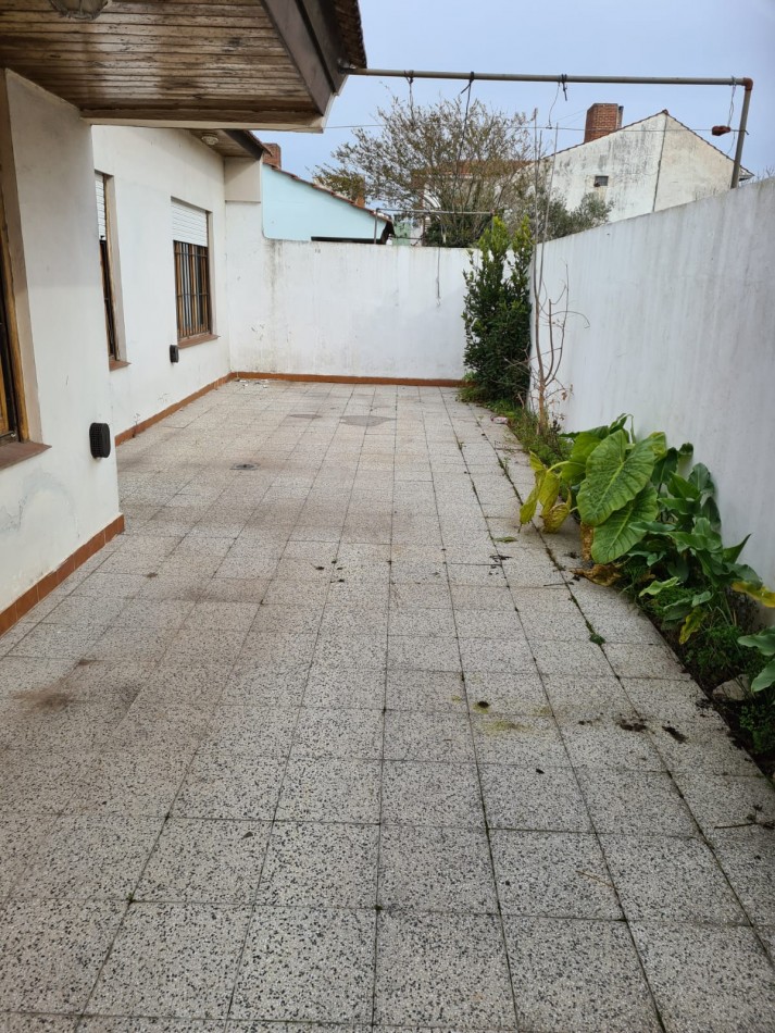 ALQUILER 24 MESES. CHALET 3 HABITACIONES EN BARRIO RECIDENCIAL