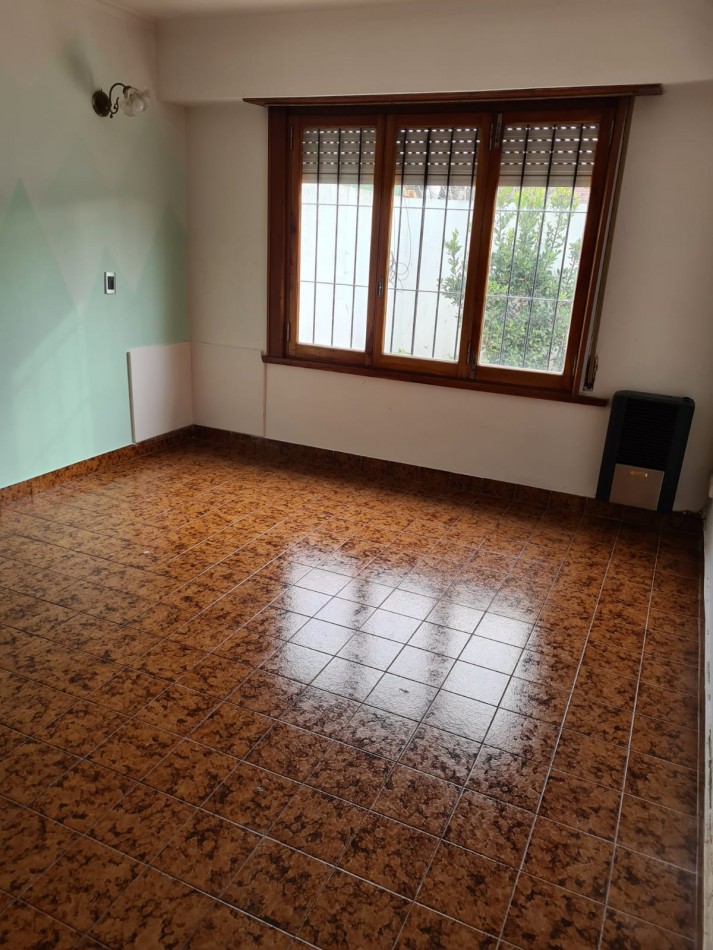 ALQUILER 24 MESES. CHALET 3 HABITACIONES EN BARRIO RECIDENCIAL