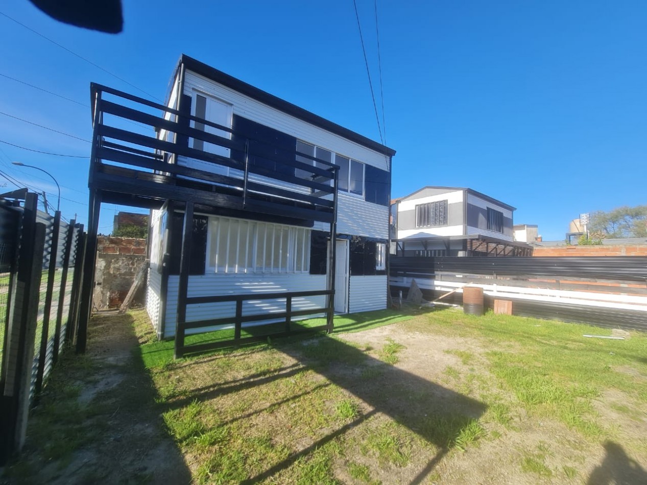 ALQUILER 24 MESES. DOS AMBIENTES CON PATIO Y ENTRADA AUTO. BELGRANO 9700