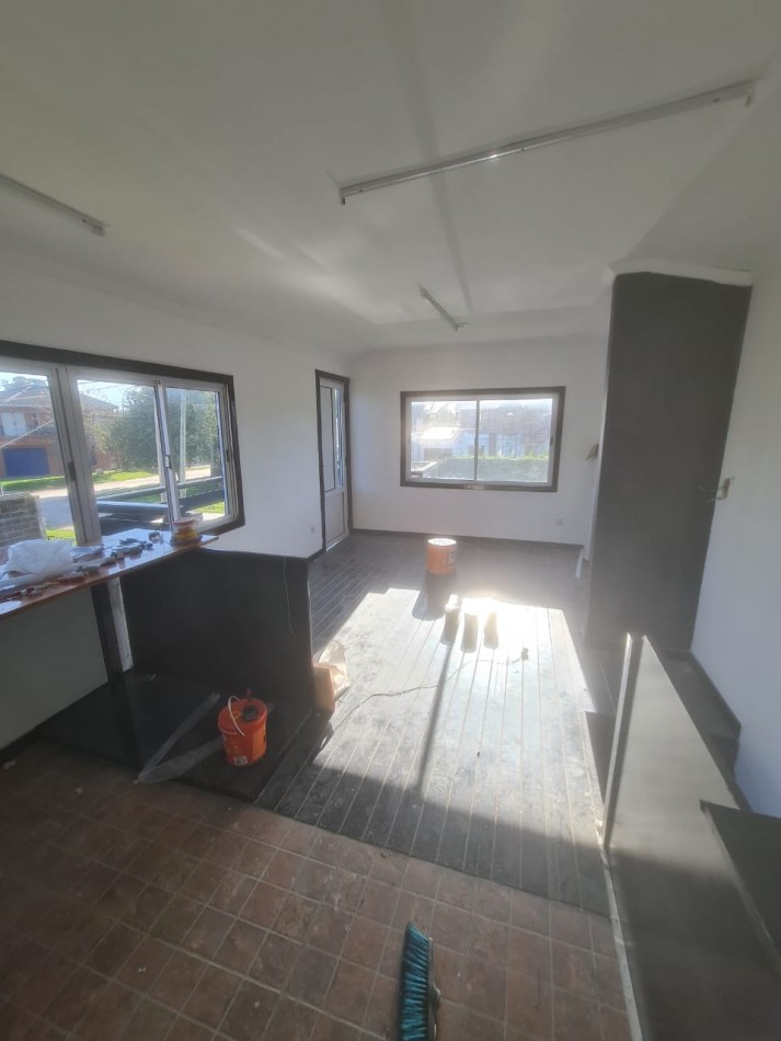 ALQUILER 24 MESES. DOS AMBIENTES CON PATIO Y ENTRADA AUTO. BELGRANO 9700