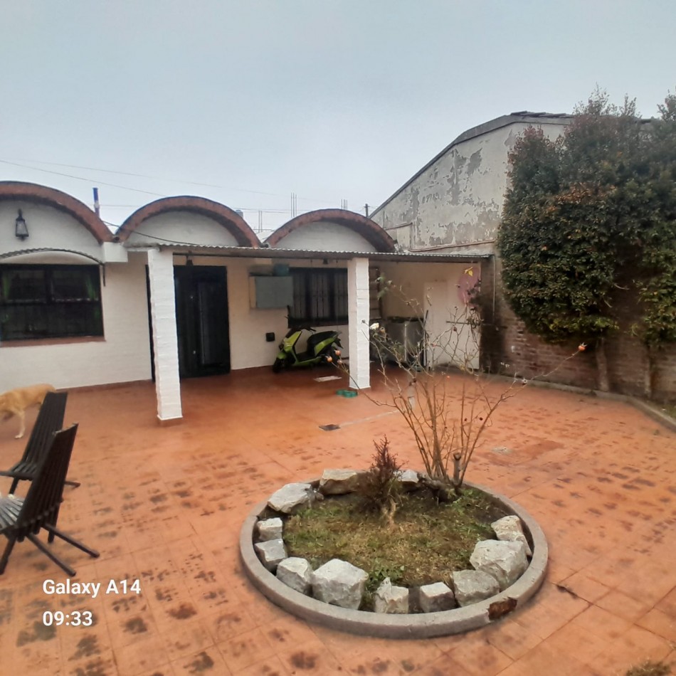 EN VENTA. CASA ESTILO MEDITERRANEP. ZONA FORTUNATO DE LA PLAZA Y DOLORES