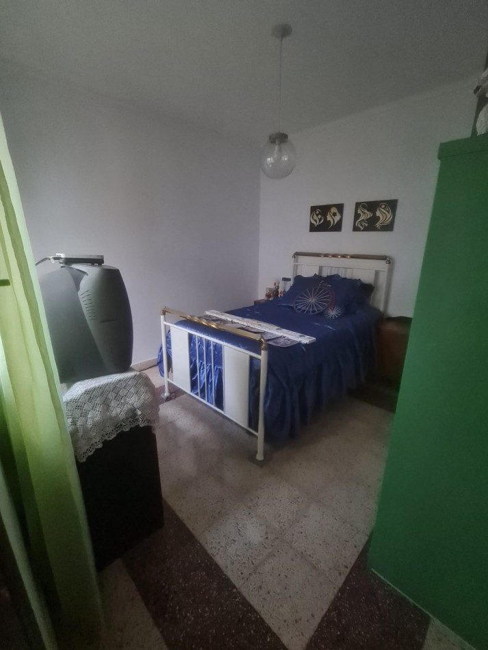 EN VENTA. CHALET 4 AMBIENTES. ZONA JUNCAL 1300
