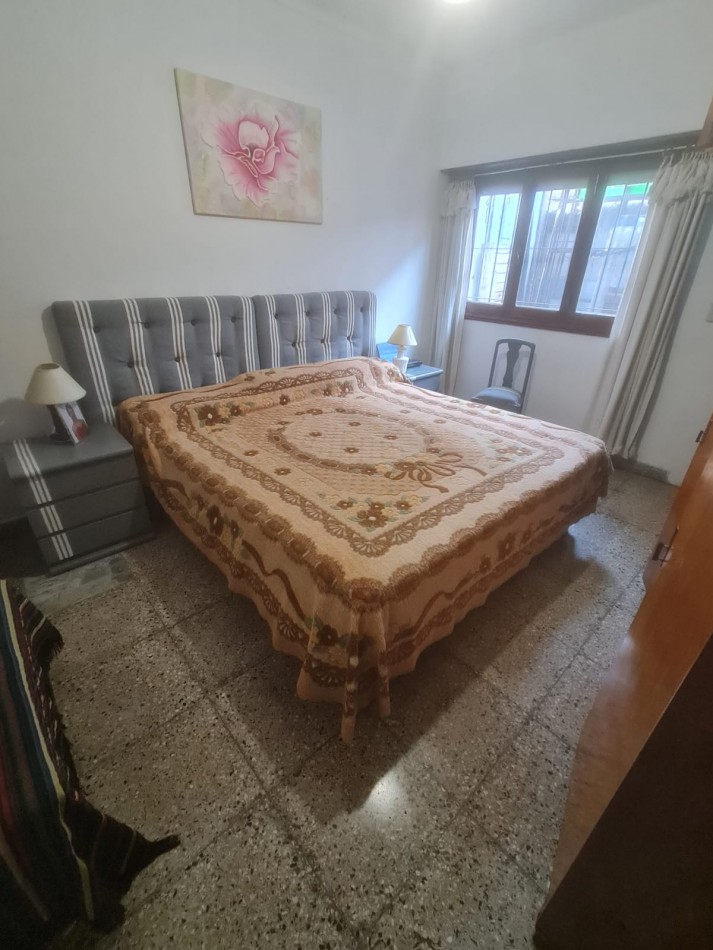 EN VENTA. CHALET 4 AMBIENTES. ZONA JUNCAL 1300