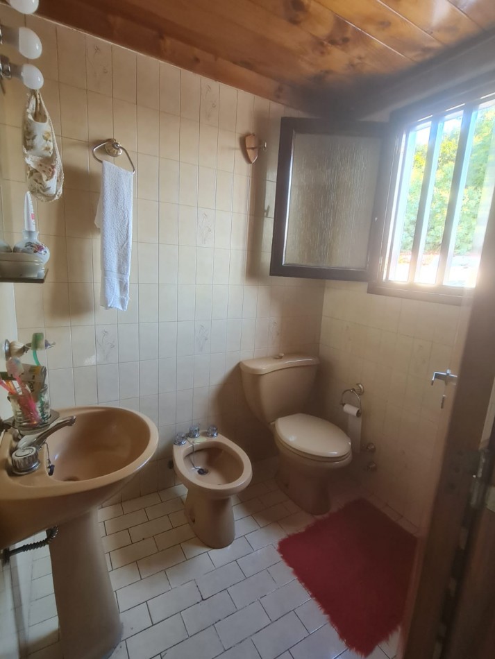 EN VENTA. CHALET 4 AMBIENTES. ZONA JUNCAL 1300