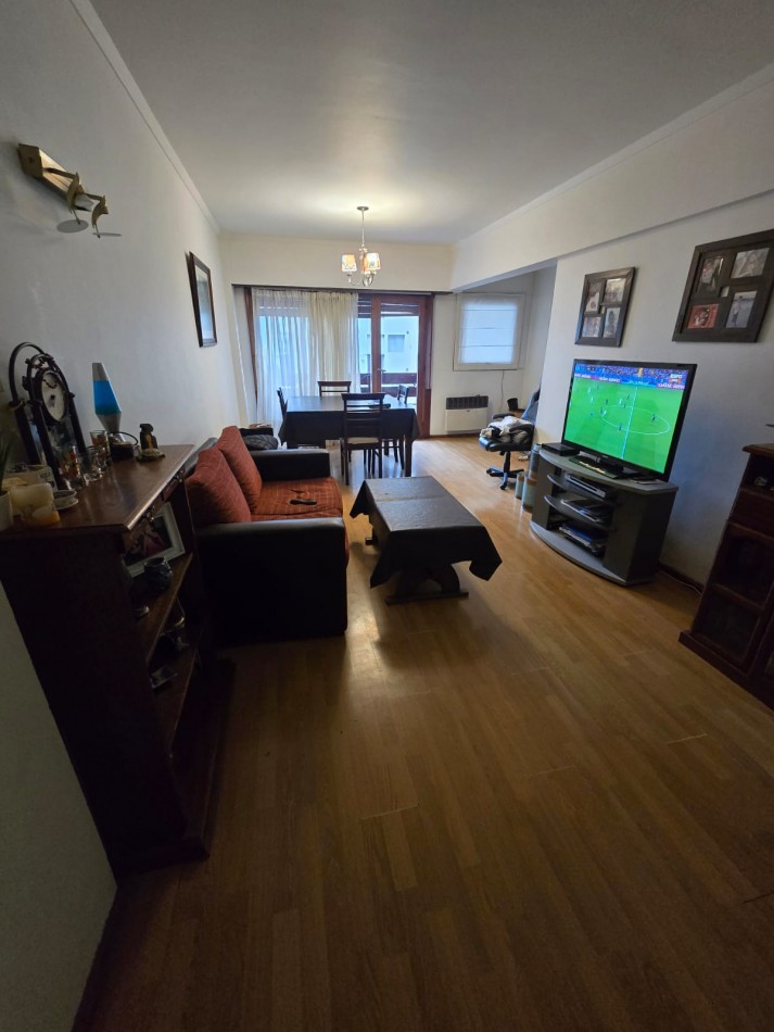 DEPARTAMENTO DE 3 AMBIENTES CON COCHERA