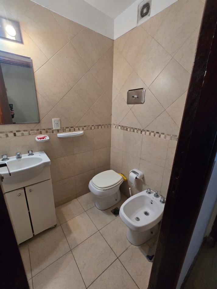 DEPARTAMENTO DE 3 AMBIENTES CON COCHERA