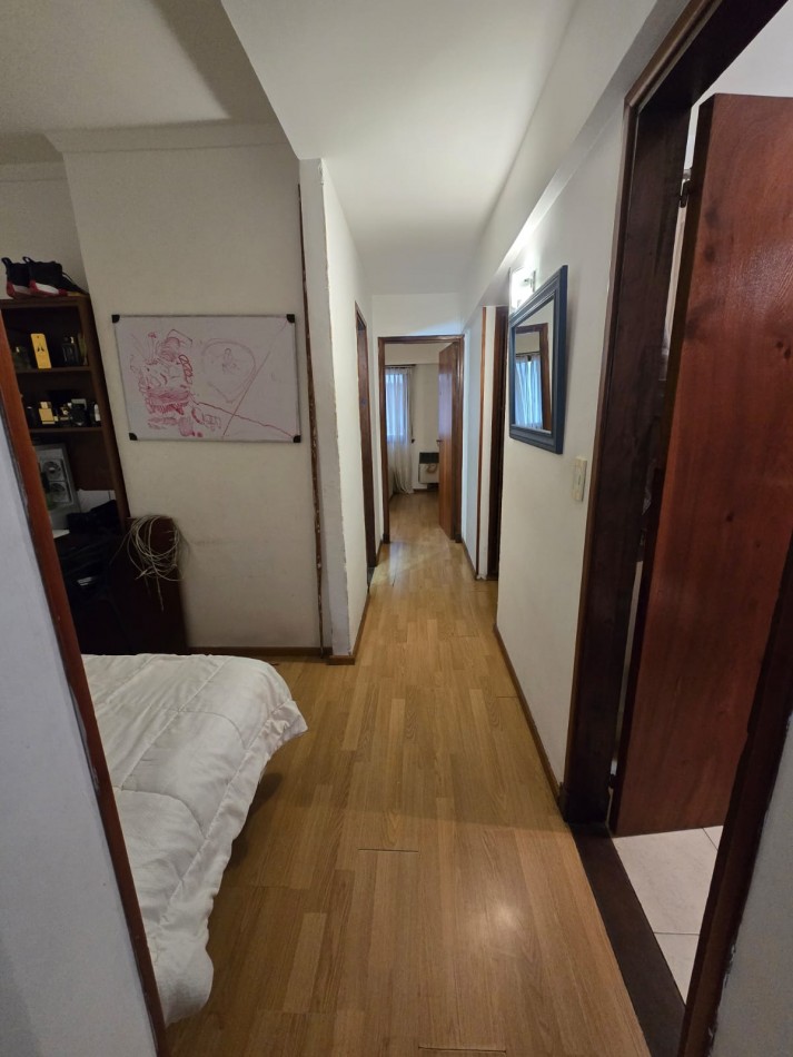 DEPARTAMENTO DE 3 AMBIENTES CON COCHERA