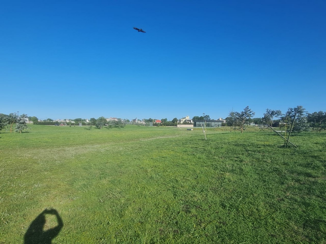 LOTE EN BARRIO PRIVADO LA CERCANIA