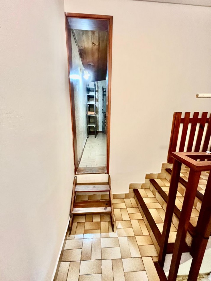 CHALET DE 4 AMBIENTES CON PARQUE. Apto credito