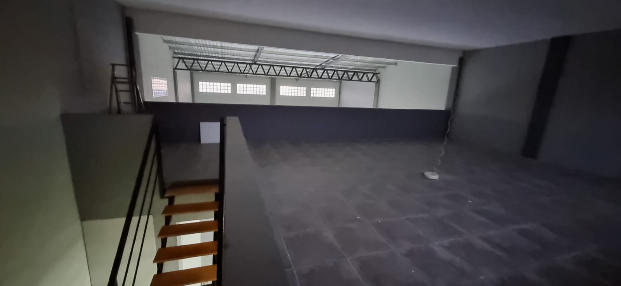 GALPON DE 270 METROS EN ZONA MEXICO Y BROWN