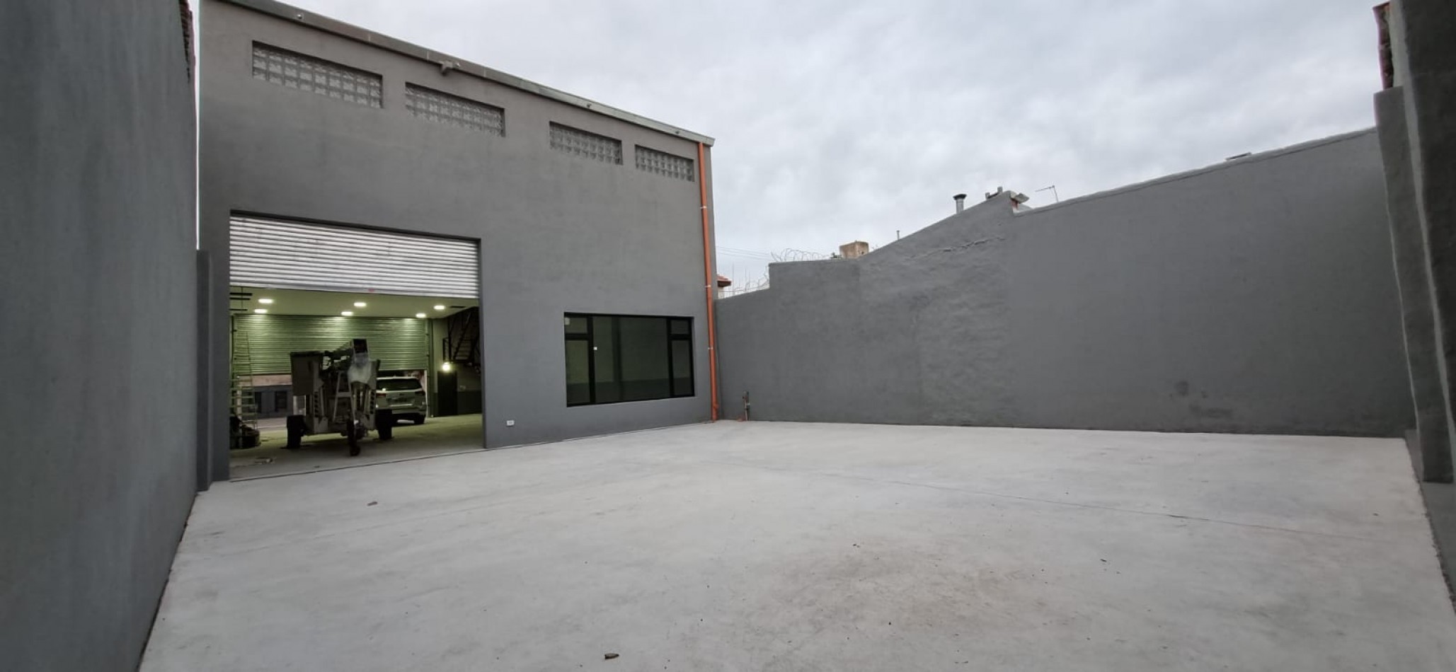 GALPON DE 270 METROS EN ZONA MEXICO Y BROWN