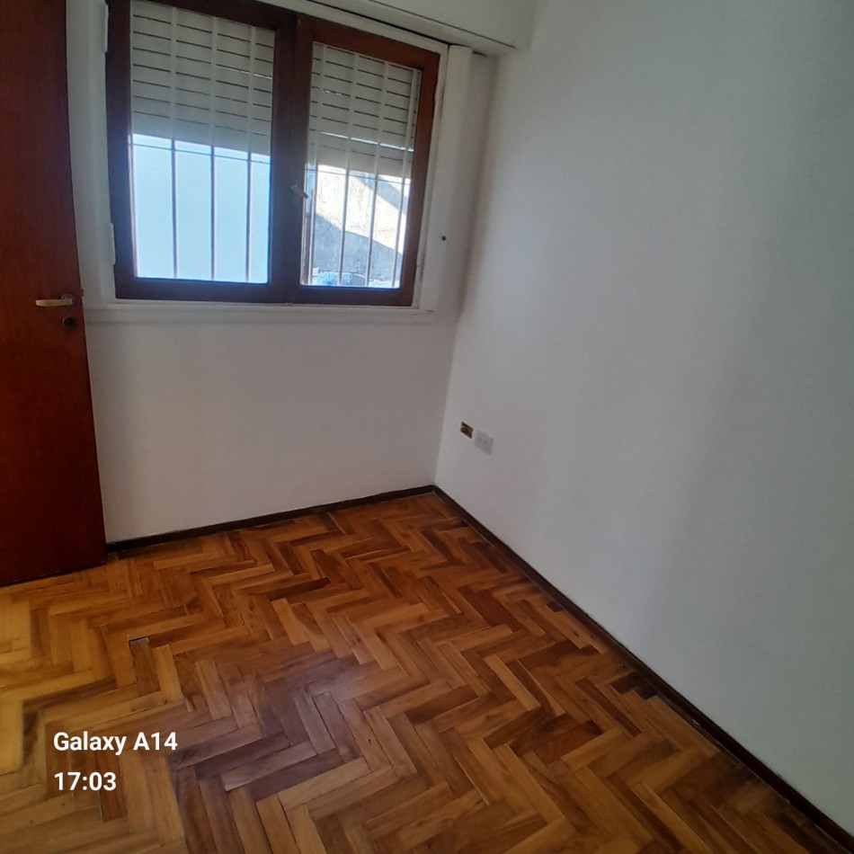 DEPARTAMENTO PH DE 3 AMBIENTES SOBRE AVENIDA JARA