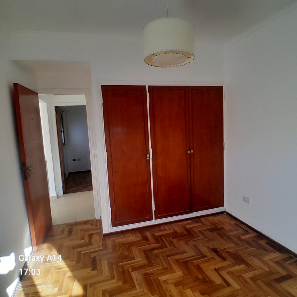 DEPARTAMENTO PH DE 3 AMBIENTES SOBRE AVENIDA JARA