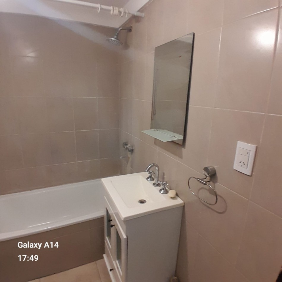 MONOAMBIENTE A UNA CUADRA DE LA PLAZA COLON