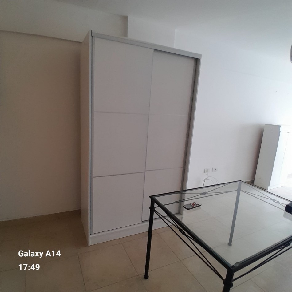 MONOAMBIENTE A UNA CUADRA DE LA PLAZA COLON