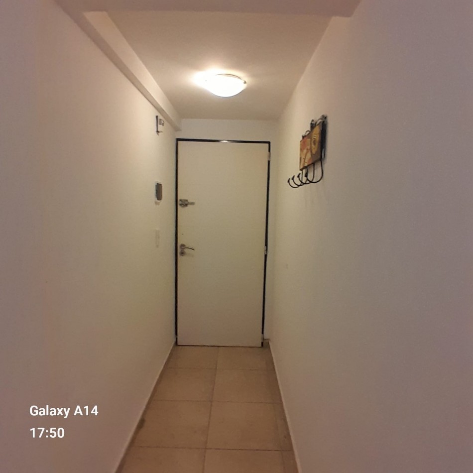 MONOAMBIENTE A UNA CUADRA DE LA PLAZA COLON