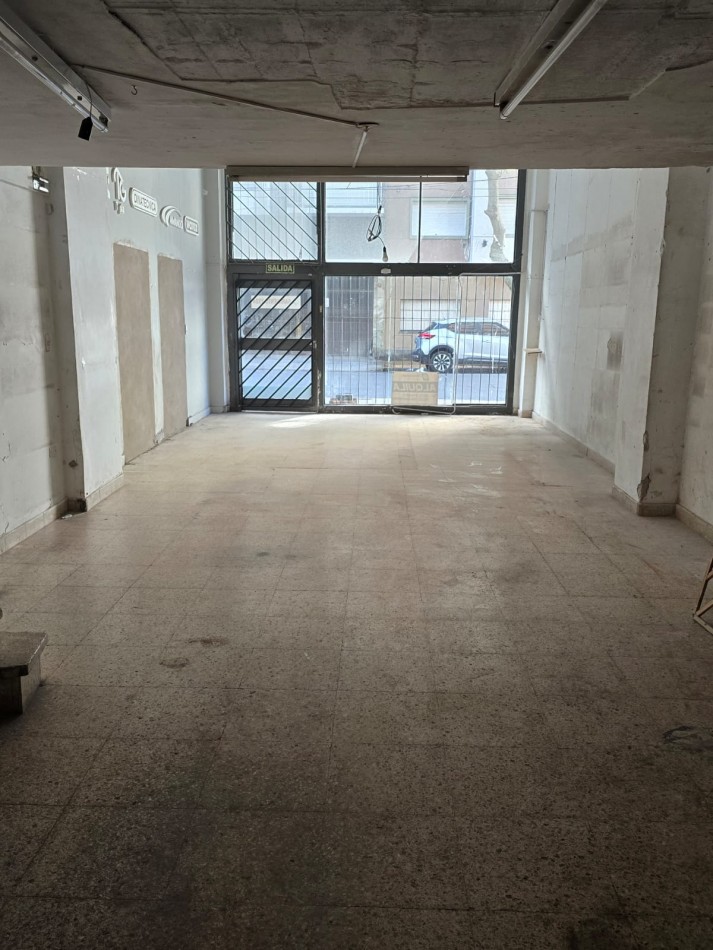 Alquiler Local 24 meses Zona Sarmiento y Brown