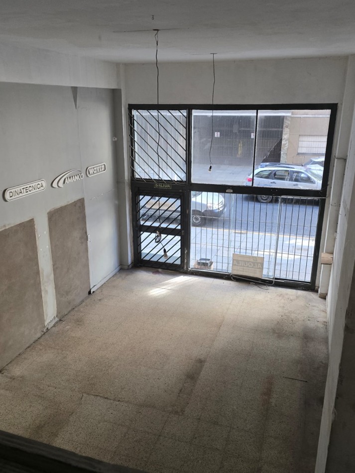 Alquiler Local 24 meses Zona Sarmiento y Brown