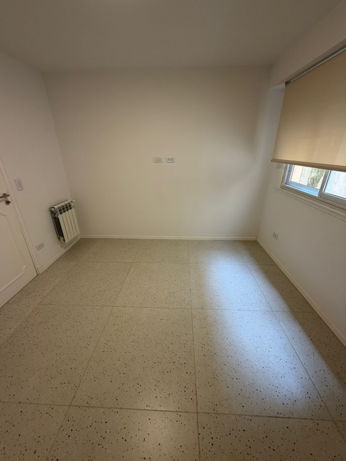 DEPARTAMENTO DE 4 AMBIENTES, A UNA CUADRA DE LA COSTA